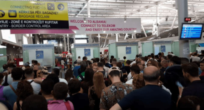 Rritet numri i turisteve, hyjne mbi 1 milion te huaj. Ja raporti me shifrat
